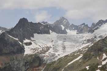 На фоне Aiguille de Triolet (3870 m)